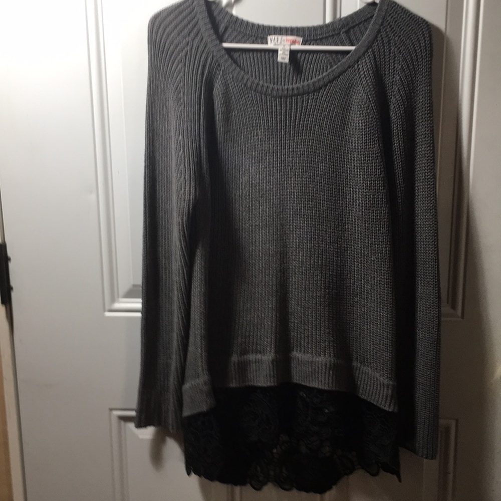 MADE for impulse Fashion Week grey crew neck sweater w/lace bottom size Medium